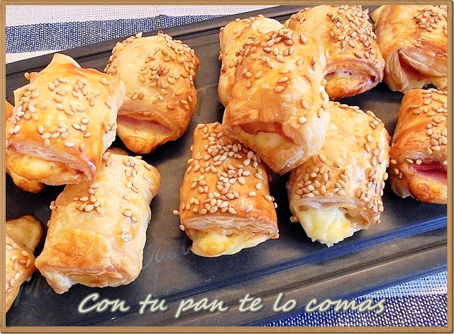 Hojaldres con jamón y queso