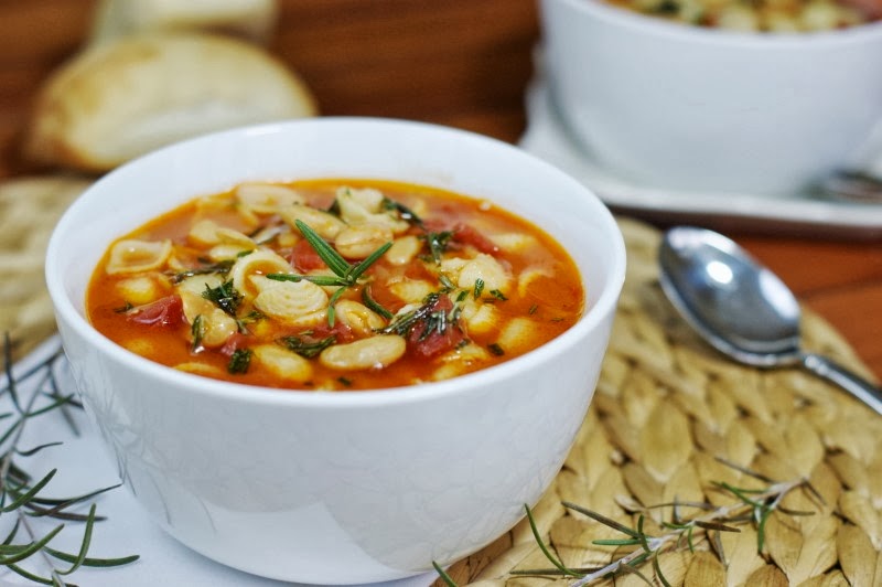 Pasta e Fagioli with Rosemary Olive Oil Drizzle {Pasta & White Bean