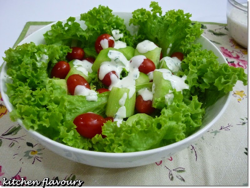 kitchen flavours Lettuce, Cucumber and Cherry Tomato Salad with Ranch
