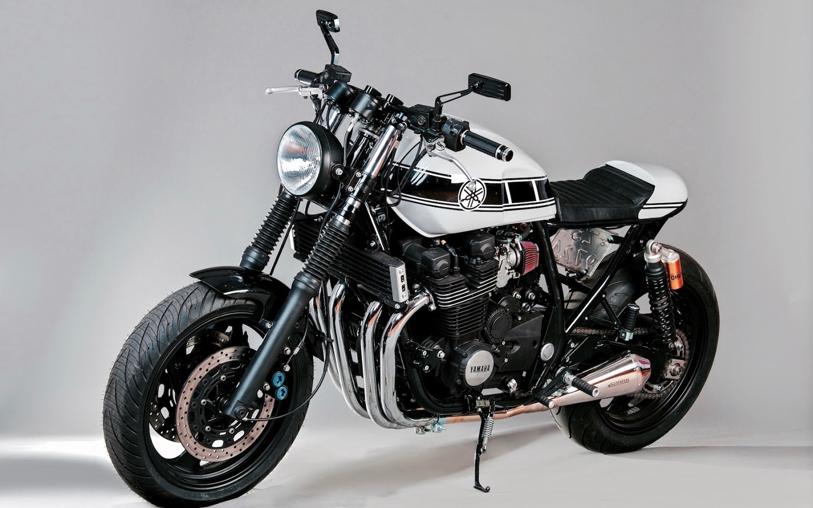 XJR Hammer Inazuma café racer