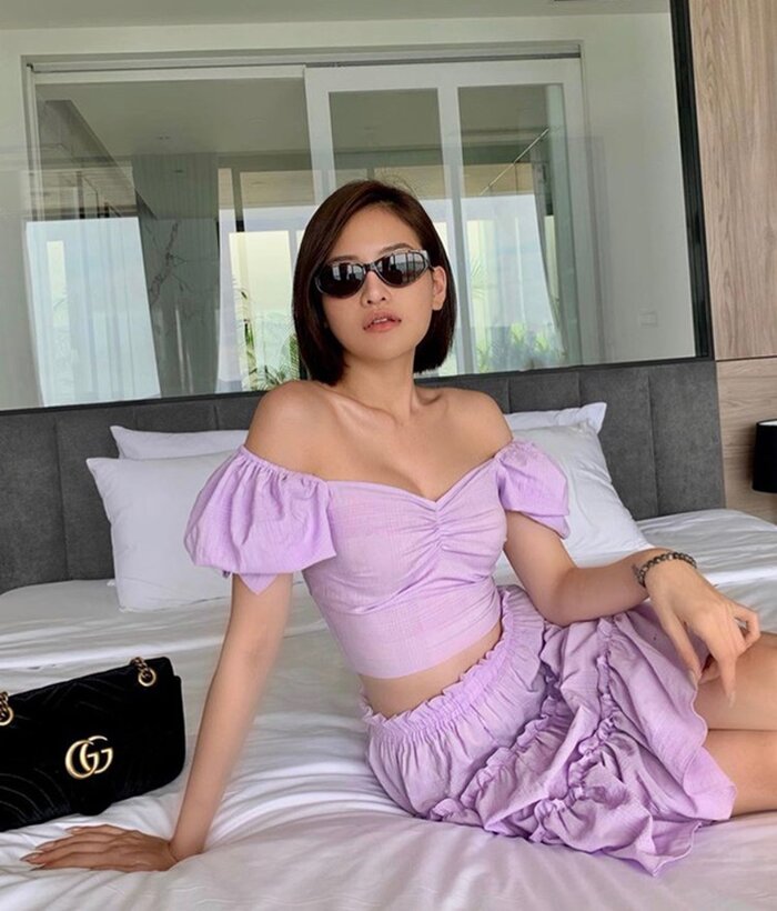 Chi Pu, Phí Phương Anh ghi điểm hoàn hảo với style phối áo và váy đồng điệu Chi Pu, Phí Phương Anh ghi điểm hoàn hảo với style phối áo và váy đồng điệu