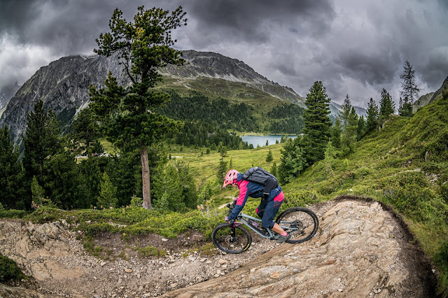 Mountainbike Tour Dolomiten: Rote Wand (2818m) bzw. als kurze Variante Hexenscharte 2578 m.ü.A.