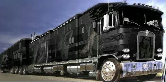 gambar truk gandeng-hitam