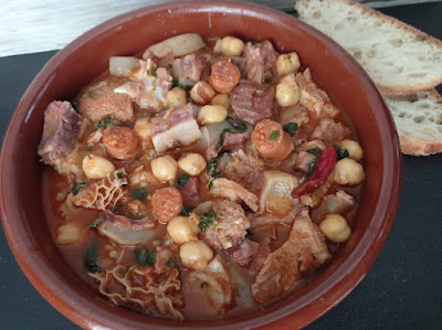 Garbanzos con callos y chorizo