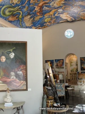 interior of Ca’toga Galleria d’Arte in Calistoga, California