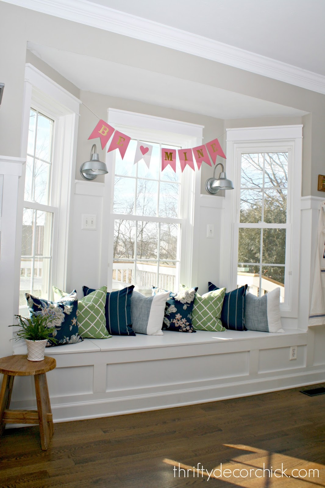 Adding some COLOR to the kitchen! Thrifty Decor Chick Thrifty DIY