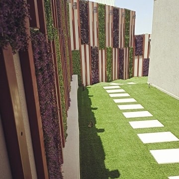 شركة العشب الصناعي بمسقط وتركيب العشب الجداري في مسقط وسلطنة عمان