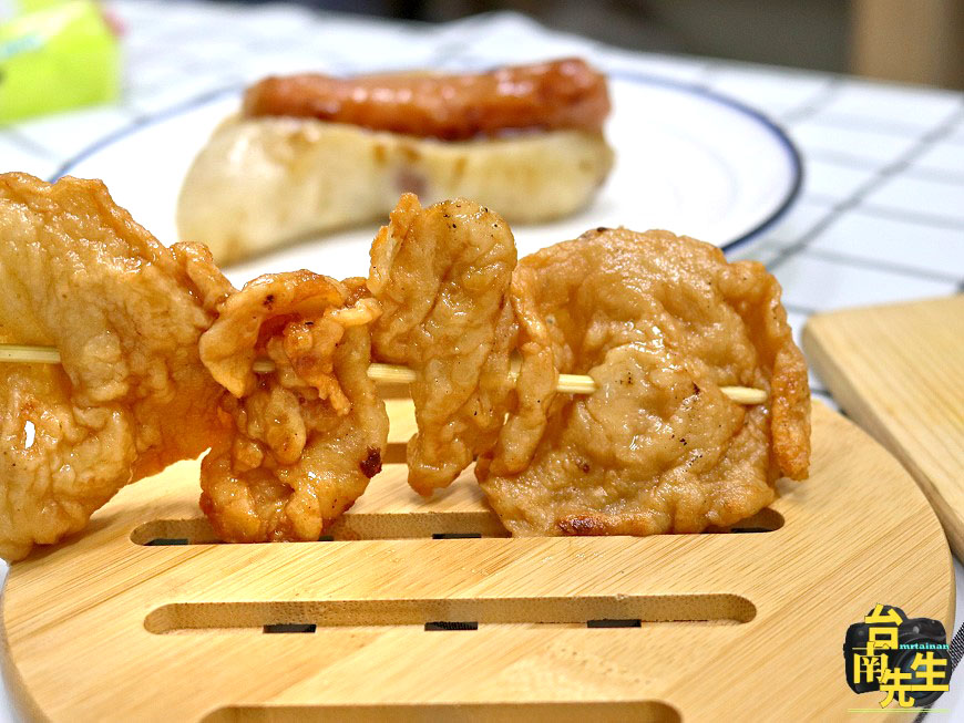 台南大腸包小腸關東煮/無店名無招牌飄香10多年/每日限量晚來吃不到/下午才營業只賣4.5小時/沒有在地人帶路保證找不到/網路上完全沒有食記