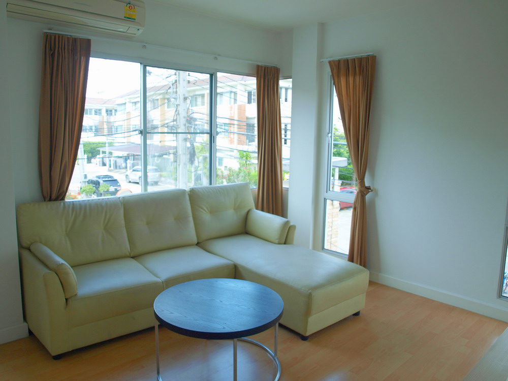 Town House for rent near Suvarnabhumi airport ให้เช่า ทาวน์เฮาส์ 3 ชั้น ใกล้สนามบินสุวรรณภูมิ