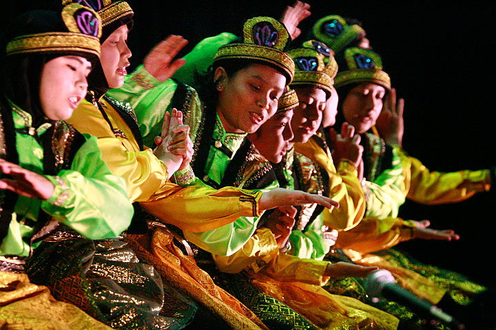 saman dance from Aceh