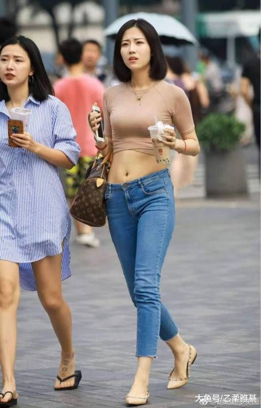 Perfect Summer Outfits Ideas With Jeans For Girls