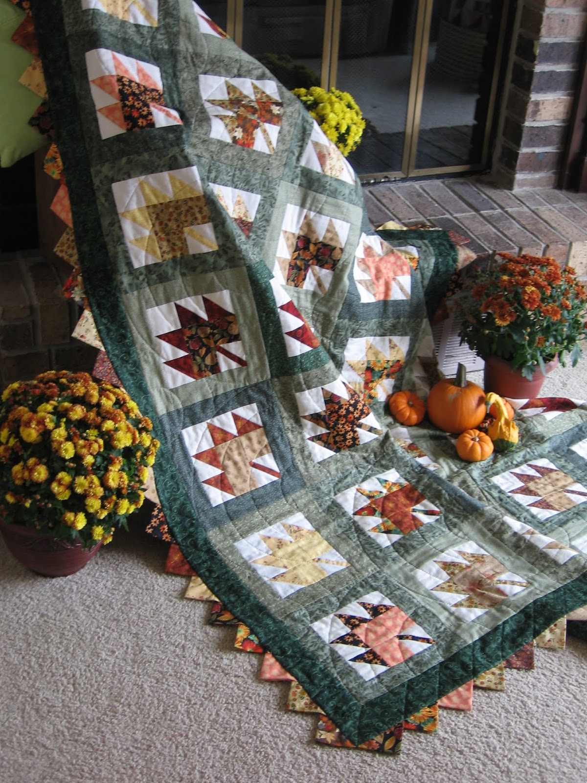 Canuck Quilter Prairie Points and Scattered Leaves update