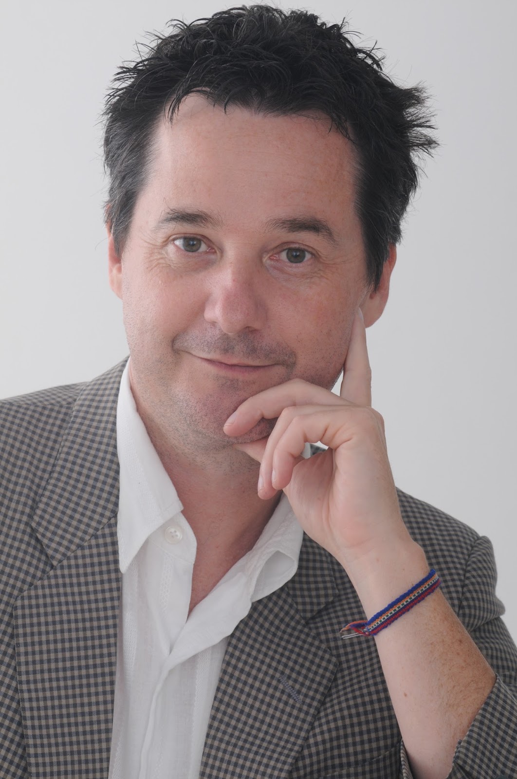 Jornal Dois Irmãos: Henrique Schneider leva seus contos a Morro Reuter