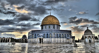 http://taufiqurokhman.com/kemegahan-masjid-al-aqsa-dan-konflik-yang-menyertainya/