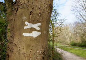 Küsten-Spaziergänge rund um Kiel, Teil 4: Entlang am Ufer der Schwentine. Der deutsche Jakobsweg und der europäische Fernwanderweg laufen durch Kiel und das Schwentinental.