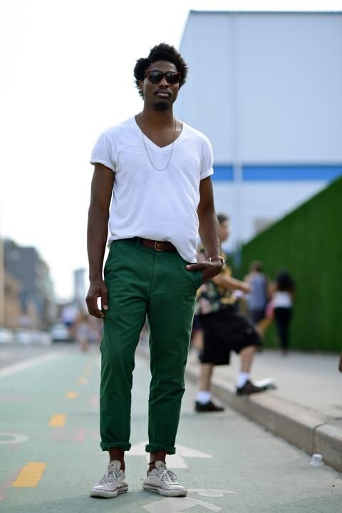 calça verde masculina como usar