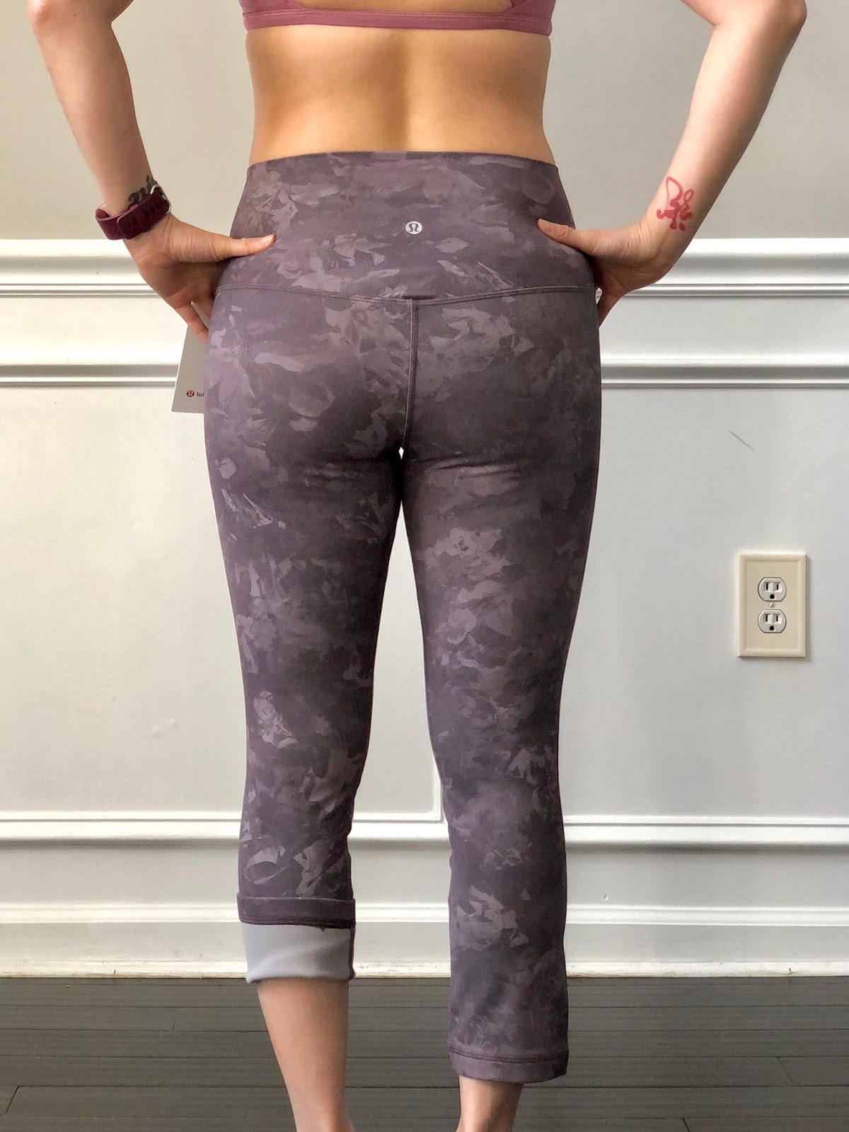apron/&Life Womens Shorts Clown Fish and Sea Jellies Multiple Sizes Running Workout Yoga Pants Half Tight