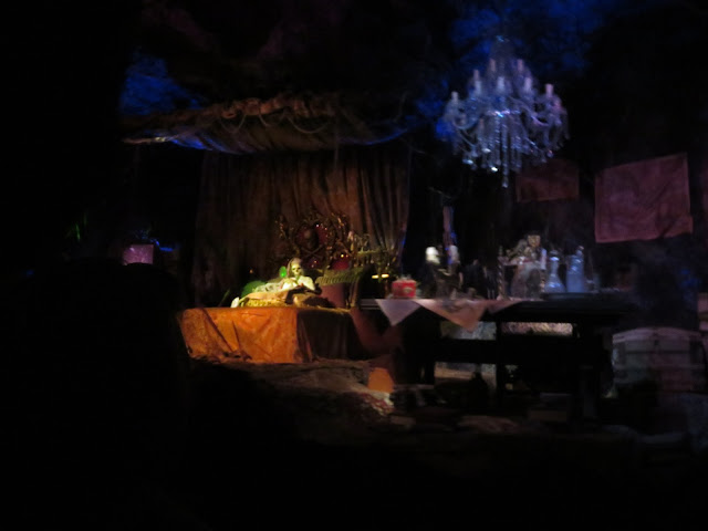Pirates of the Caribbean Cave Skeleton Bedroom Scene Disneyland