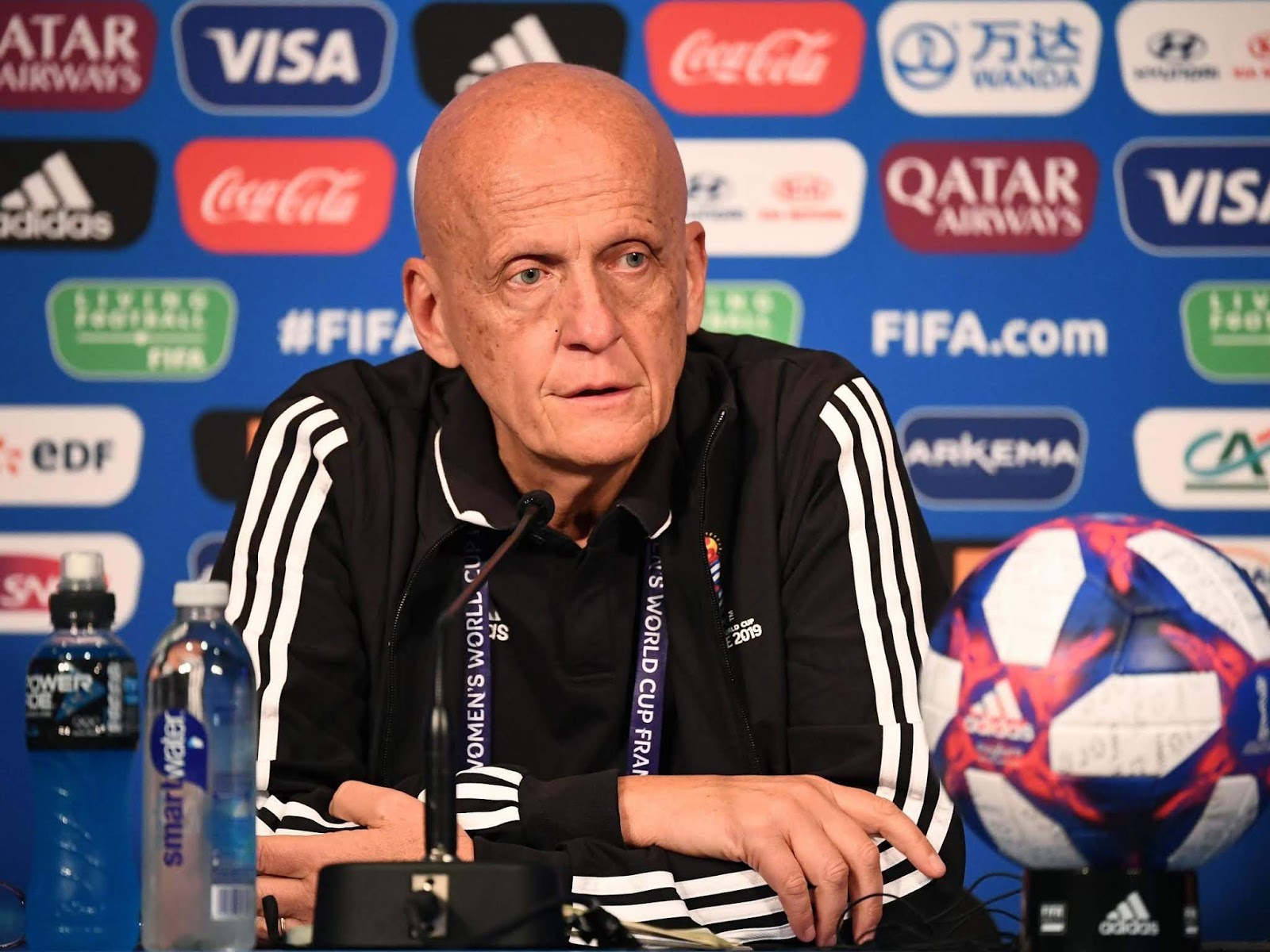 Law 5 - The Referee: Collina turns 60: happy birthday and a nice interview