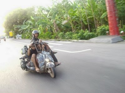 Foto Modifikasi Vespa Gembel Keren Unik Nyentrik - Variasi Motor Mobil