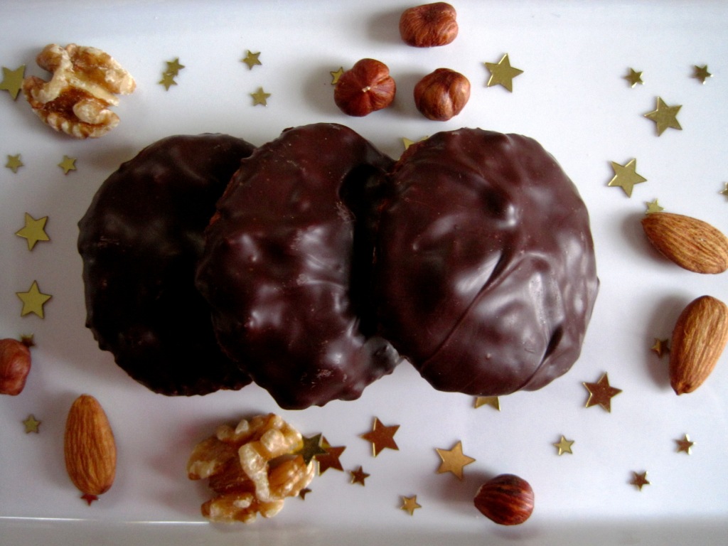 inci�nin Mutfağı ALMAN USULÜ BAHARATLI KURABİYE (Elisenlebkuchen)