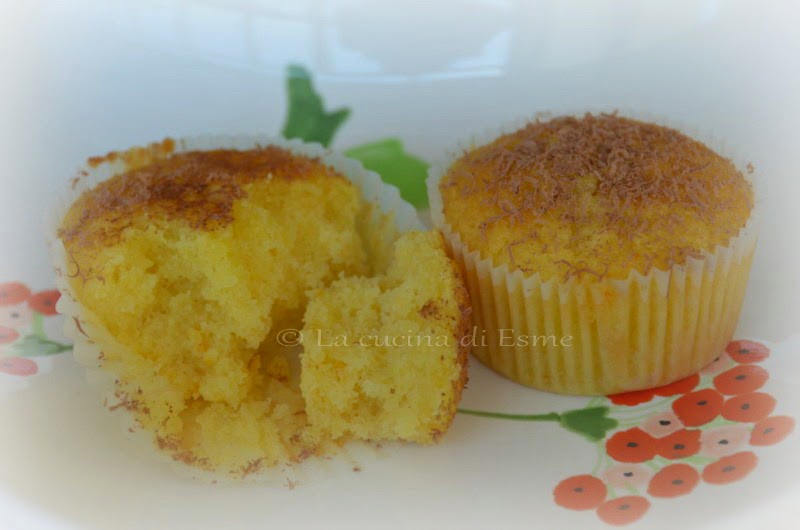 little cakes with apricot