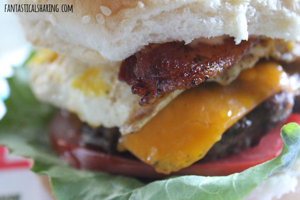 Barnyard Burgers // There's a little bit of everything from the barn on this burger! #recipe #burger #egg #beef #bacon