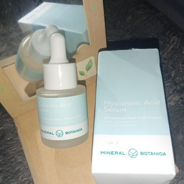 Cek Ingredients Mineral Botanica Hyaluronic Acid Serum SKINCAPEDIA