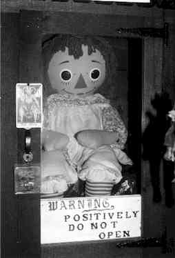 THE FAT MAN: Annabelle, A boneca amaldiçoada.