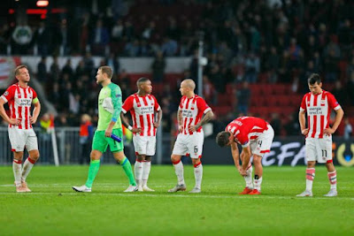 ''Chucky'' Lozano pone asistencia pero Inter remonta a PSV en Champions