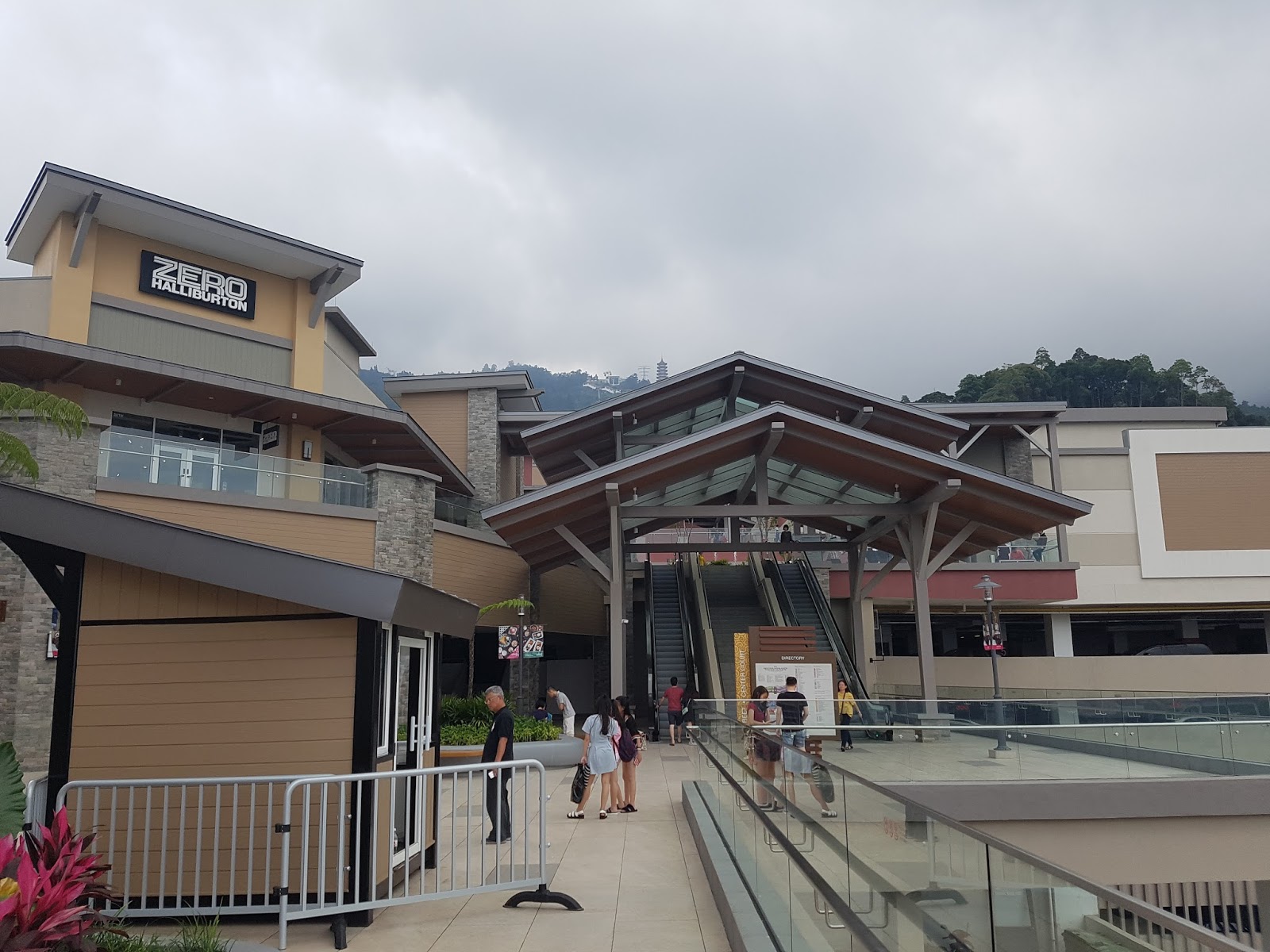 jalanjalan: Genting Highlands Premium Outlets, Pahang