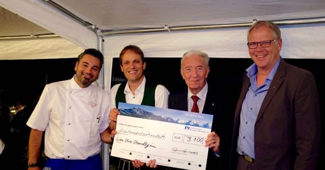 Wenn Die Gluckskatze Zu Heissen Beats Rhythmisch Winkt Kuchenparty