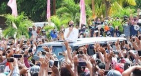 Kerumunan Saat Kunjungi NTT, Epidemiolog: Presiden Jokowi Harusnya Ingatkan Anak Buah