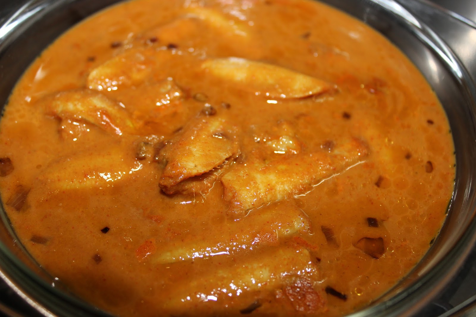 Deepa's Rasoi Bolangir Ghassi (Silver fish curry)