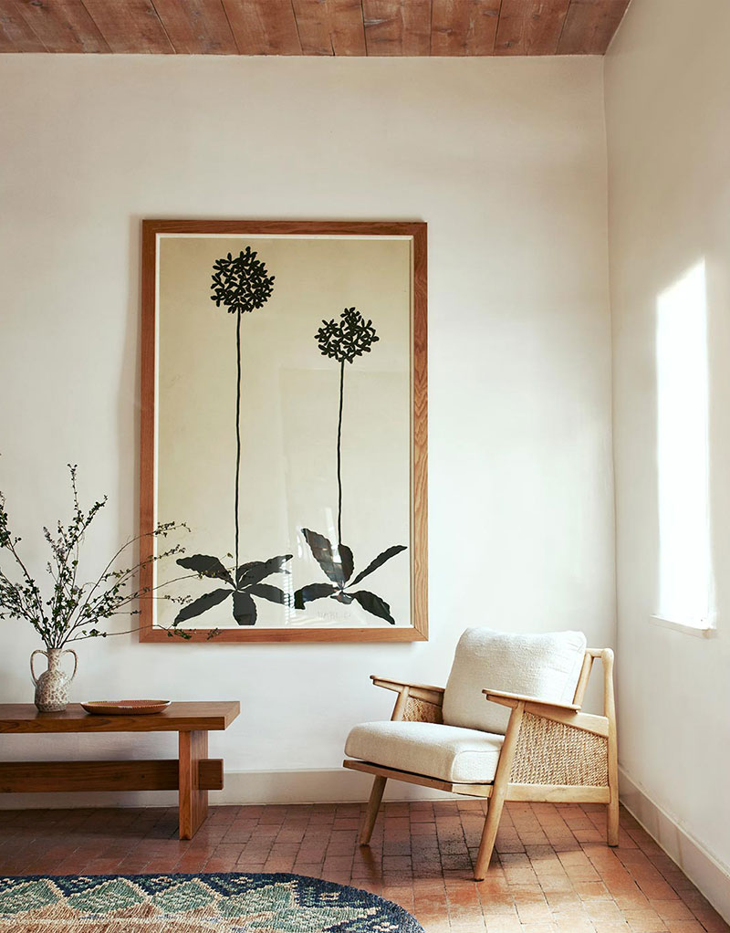    pod-zharkim-solncem-