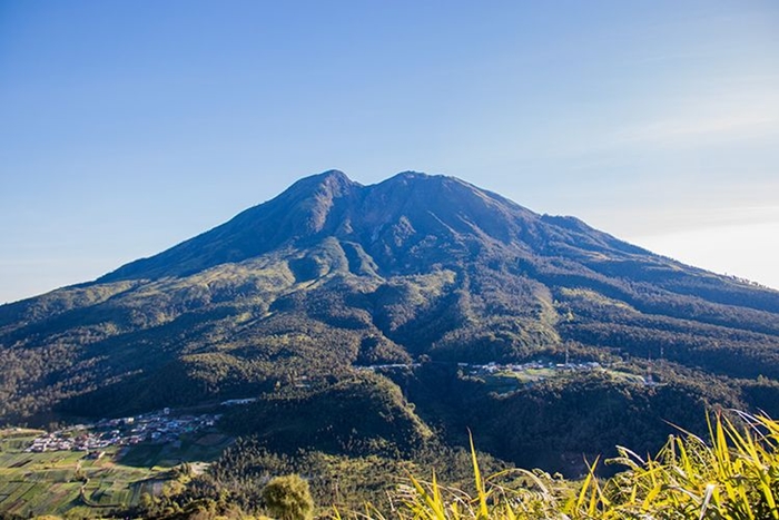 10 Gunung di Indonesia yang Dikenal Paling Angker, Pernah ke Sini