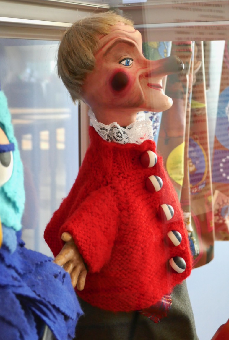 Hollywood Movie Costumes and Props Tom Hanks Mister Rogers costume and