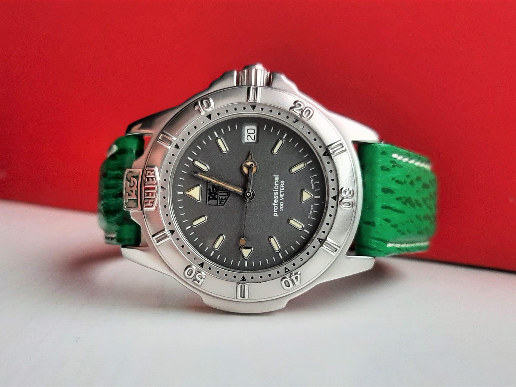 TAG HEUER ENTHUSIAST: GALLERY: TAG Heuer 4000 Series Quartz Watch