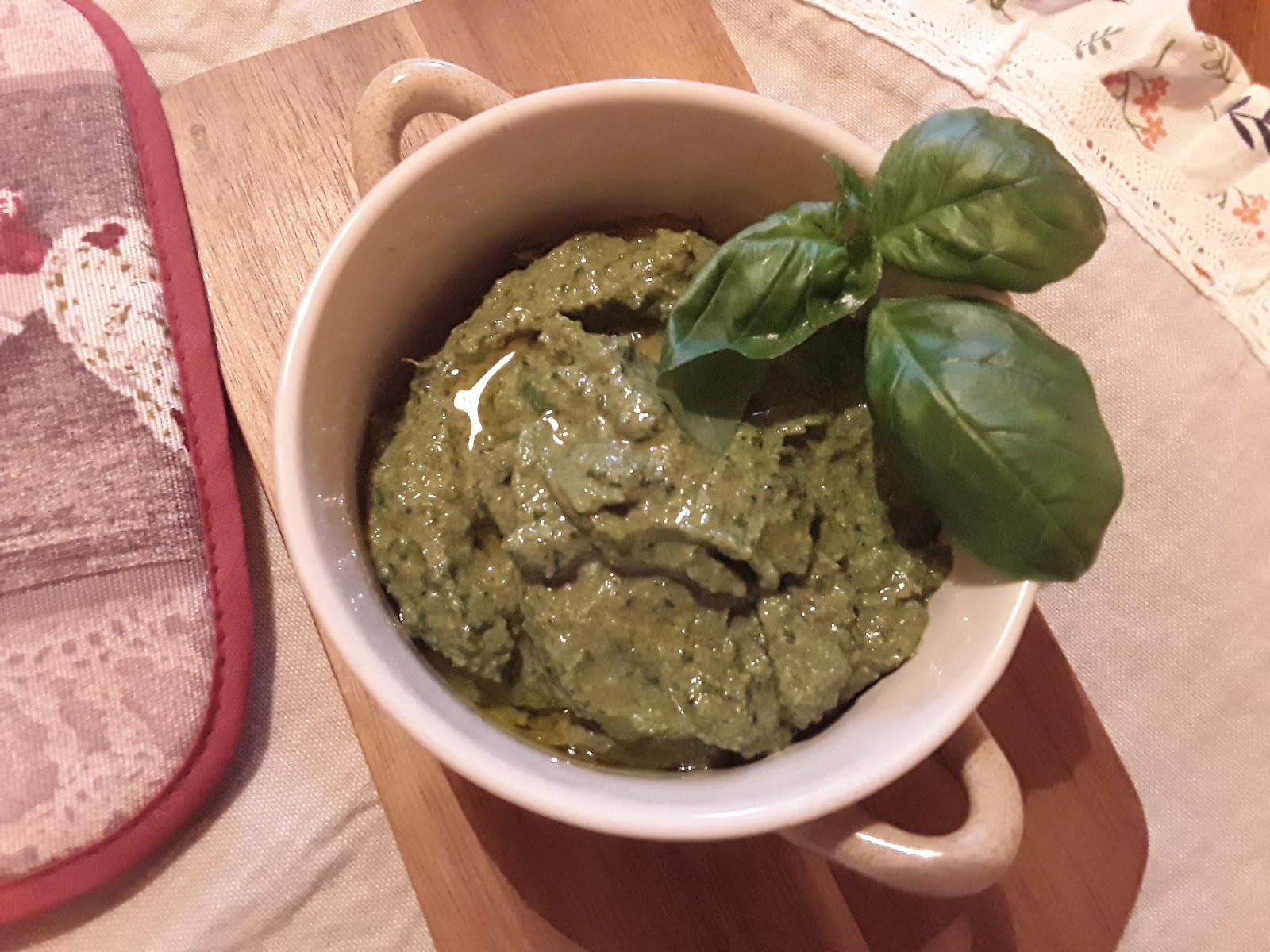 Pesto al basilico, noci e pistacchi