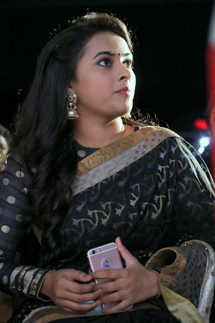 Sri divya Tamil Actress Latest Cute Pics In Saree 8