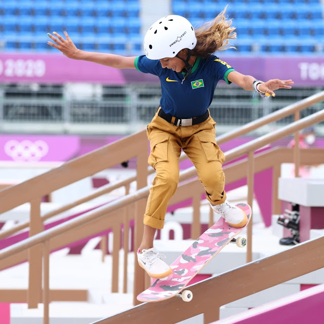 Rayssa Leal, a Fadinha, faz história e é prata no skate street nas Olimpíadas