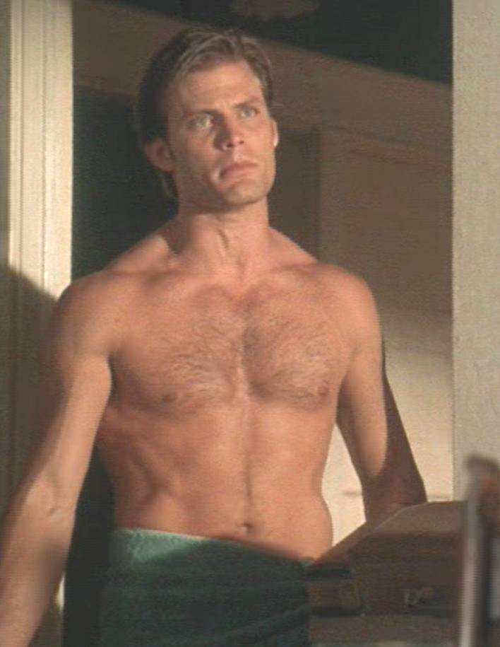 Eyecons: FRIDAY FAB 40+ CASPER VAN DIEN