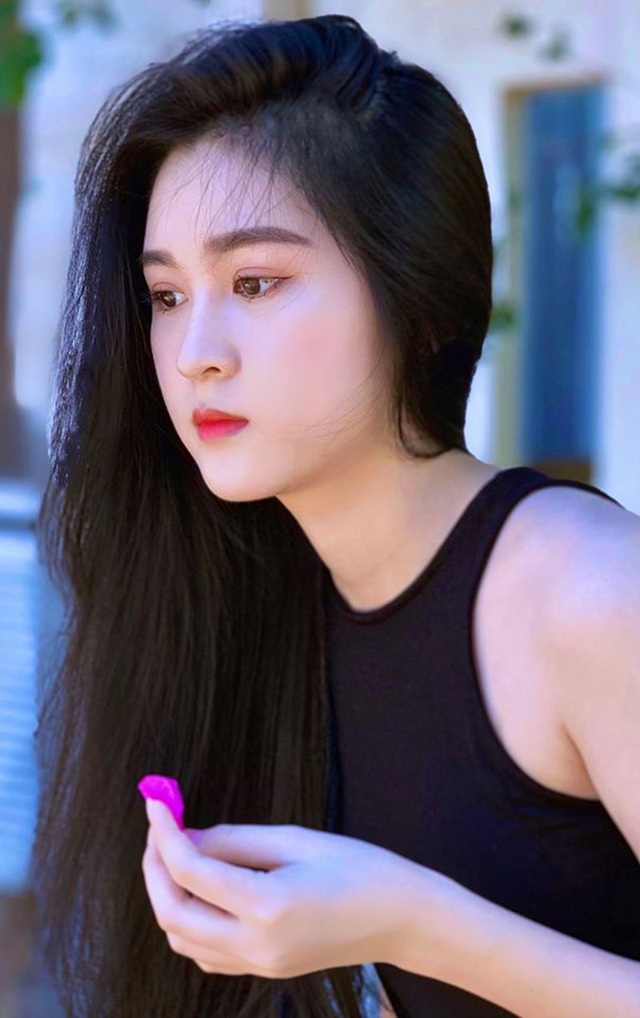 Hot girl sinh viên quê Đắk Lắk đẹp như diễn viên Hoa ngữ