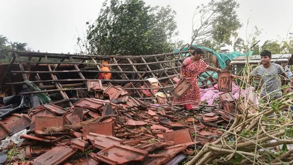Cyclone Bulbul: 4 killed, normal life disrupted in West Bengal,Kolkata, News, Rain, Dead, Obituary, Report, National
