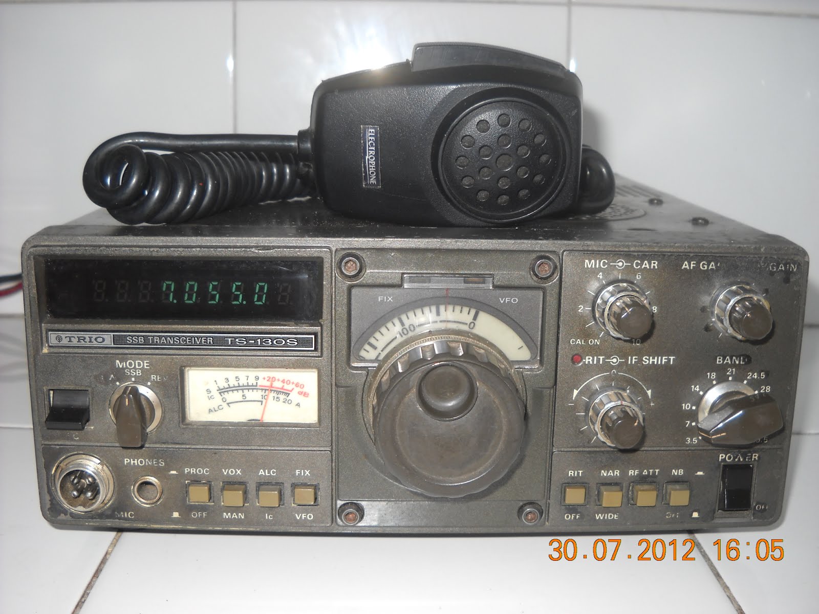 Sinar Agung ( Y C 2 V D I ): HF KENWOOD TS 130s ( TERJUAL MADIUN )