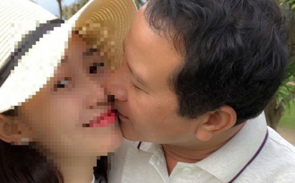 Hình ảnh thân mật các cuộc đi chơi của Phó Bí thư Thành ủy Kon Tum với vợ người khác