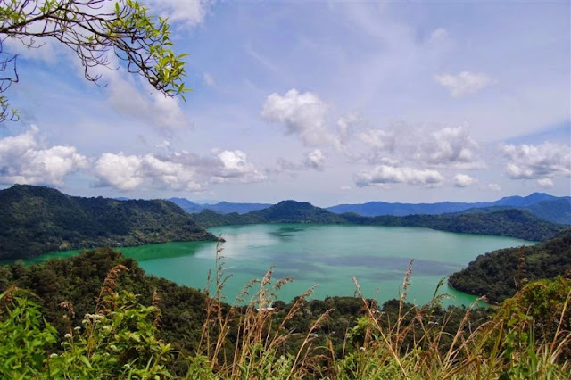 danau sano nggoang