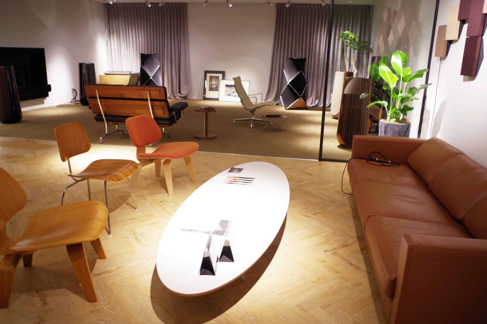 ハーマンミラー製品をもっと幅広く販売できますcase study shop nagoya Blog ミッドセンチュリー期の家具専門