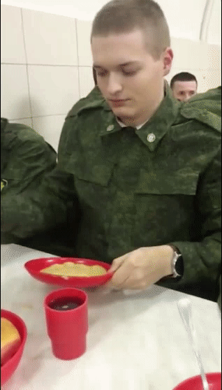 Hartes Essen bei der Armee
