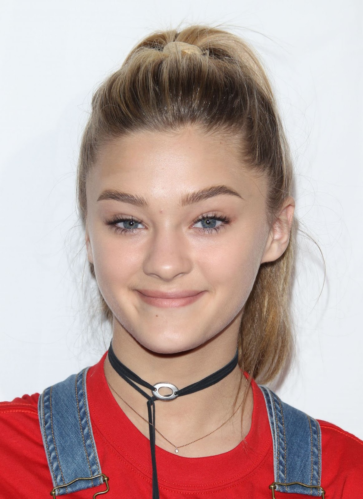 Starlet Arcade: Lizzy Greene